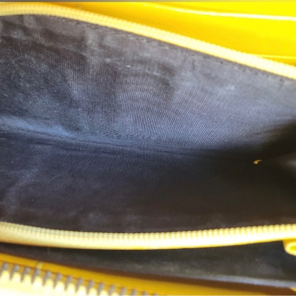 Authentic Gucci Yellow Leather Wallet - Picture 4 of 12